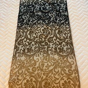 Elegant Cashmink  Floral Pattern Scarf NWOT
